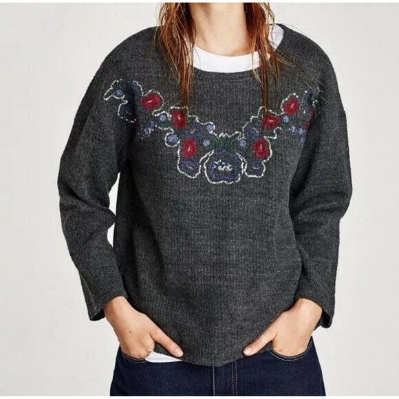 Zara Sequin Embroidered Floral Gray Sweater Size Small Ribbed Knit Lagenlook - Picture 3 of 13